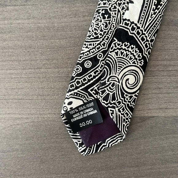 Vintage Hyde Park Black & White Silk Paisley Print Necktie - Picture 6 of 7